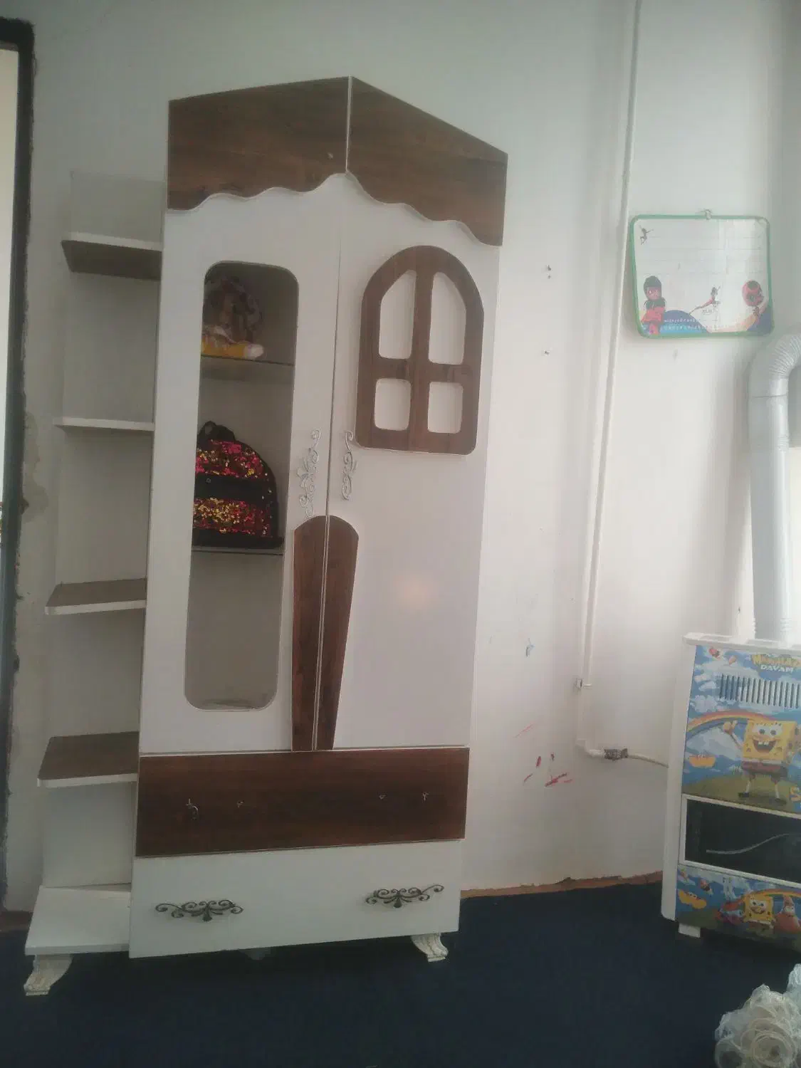 کمدلباس|جاکفشی، کمد، دراور|تربت جام, یحیی آباد|دیوار