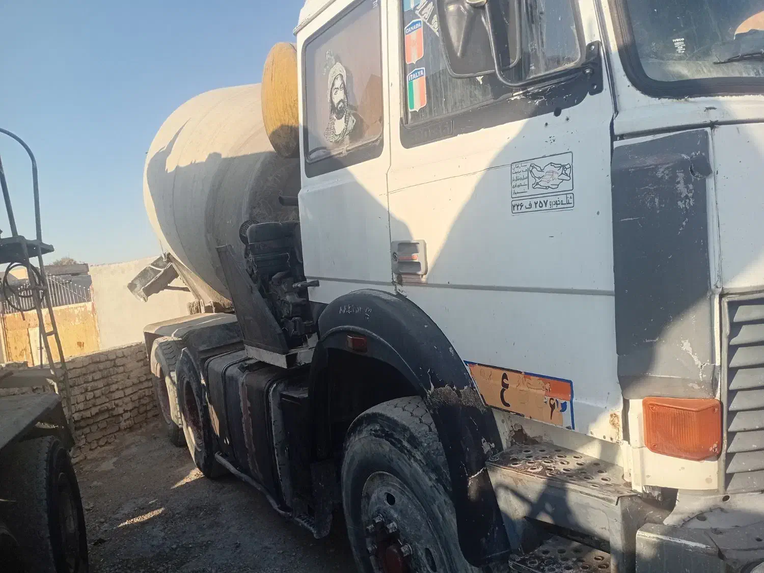 ایویکو کارت کشنده با دیگ میکسر ۹ متری آماده کار|خودرو سنگین|شیراز, دشت چنار|دیوار