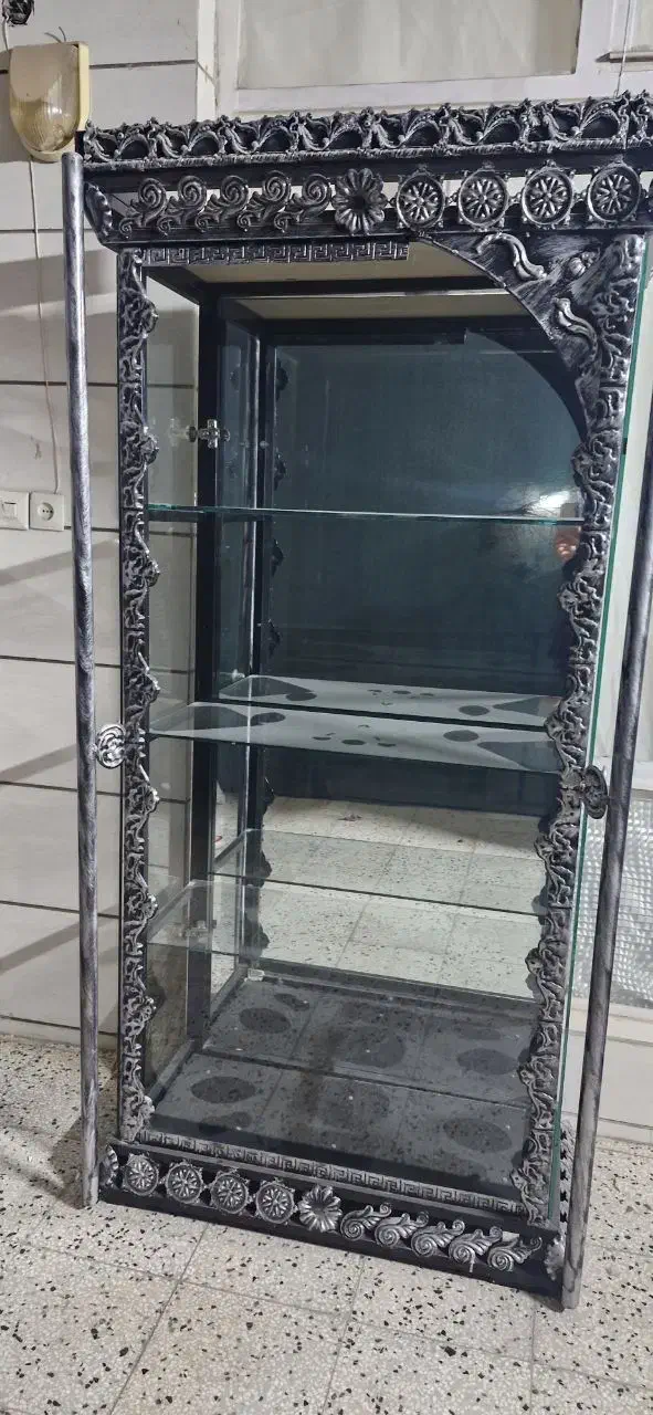 گنجه فرفورژه|بوفه، ویترین، کنسول|تربت‌حیدریه, سرمحله|دیوار