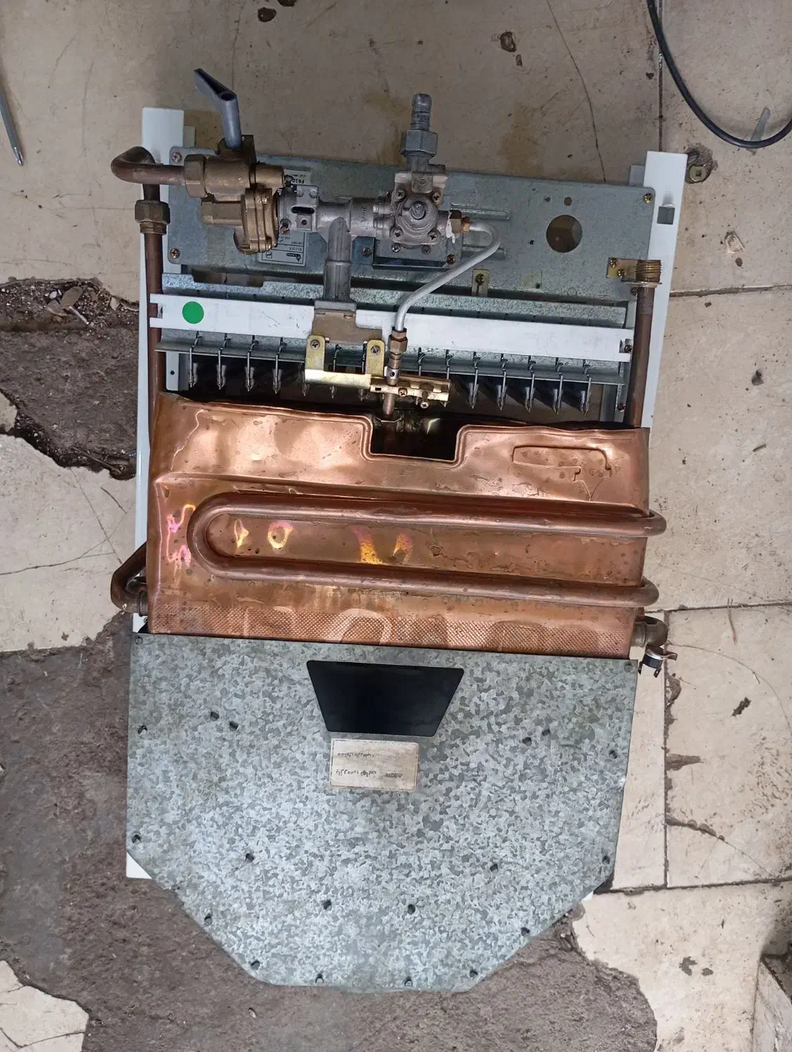 آبگرمکن دیواری بوتان|آبگرمکن، پکیج، شوفاژ|تربت جام, مطهری|دیوار