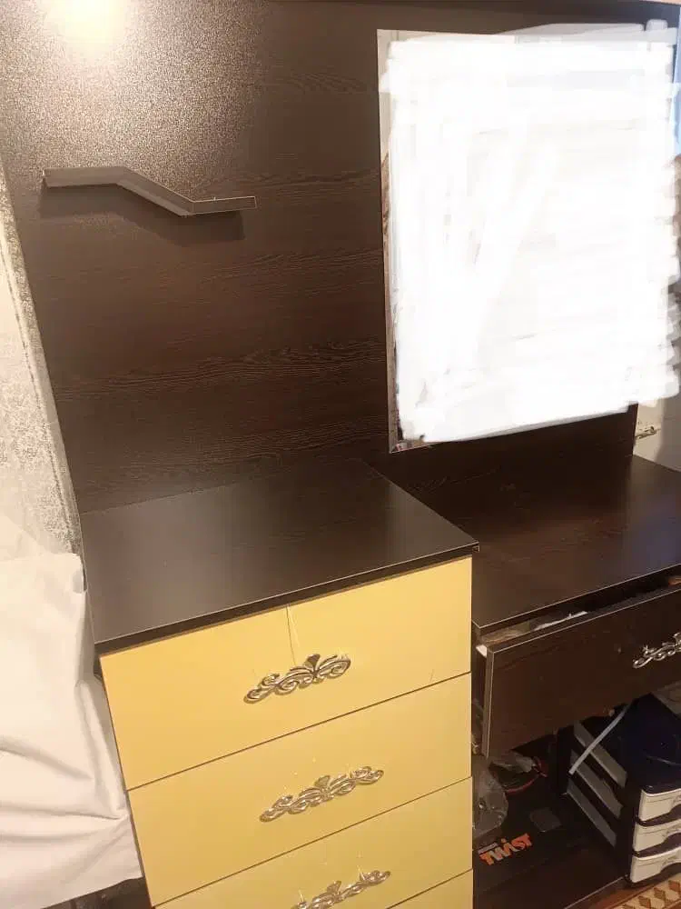 میز آرایش|تخت و سرویس خواب|بم, |دیوار