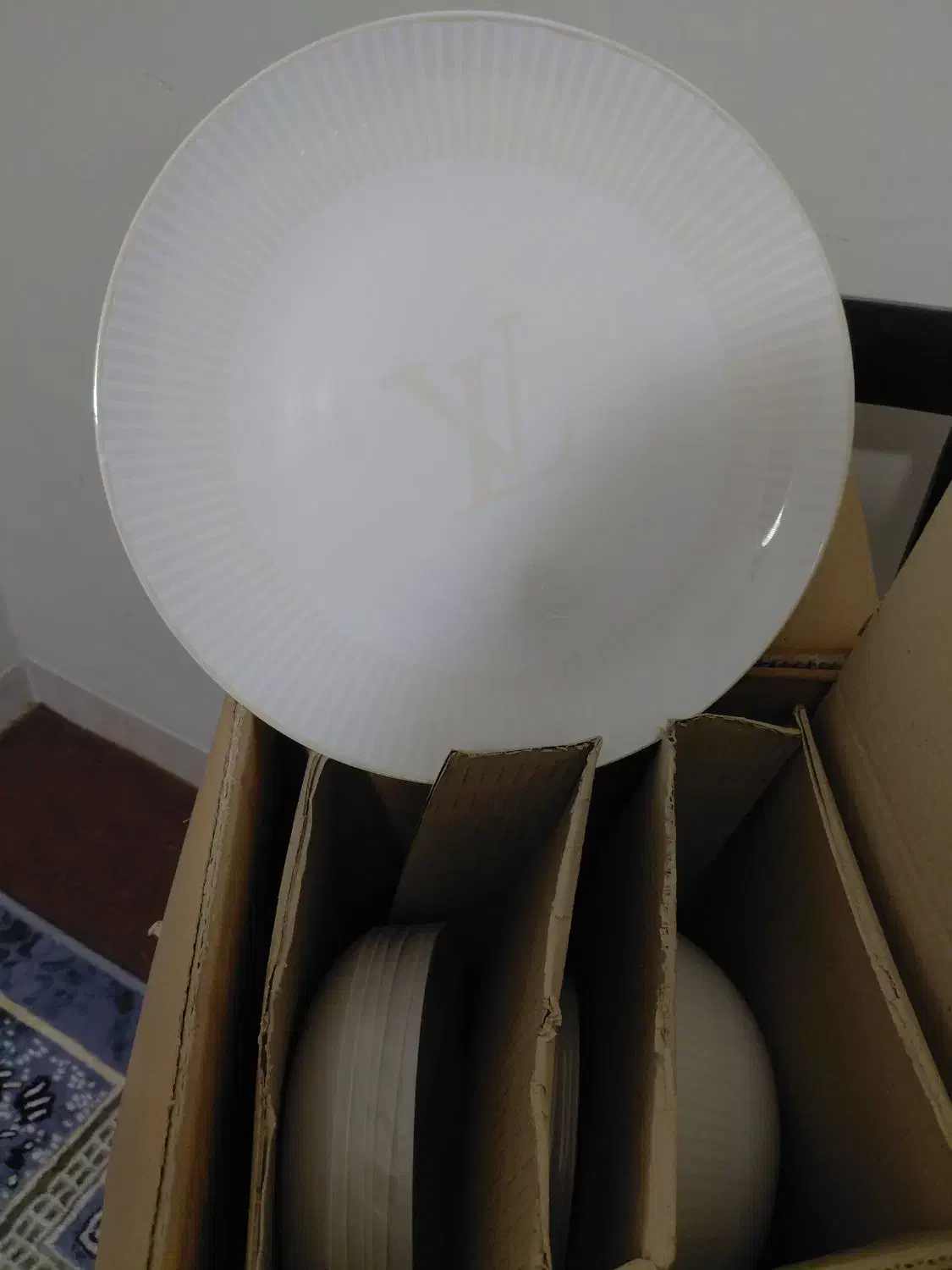 سرویس غذاخوری|ظروف سرو و پذیرایی|صدرا-فارس, فاز ۱|دیوار