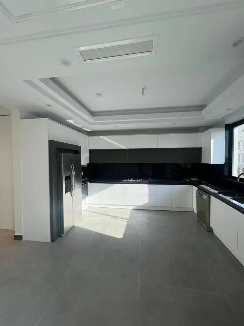 195متر نوساز/مشاعات هتلینگ/ویوی ابدی/سازه ای برند