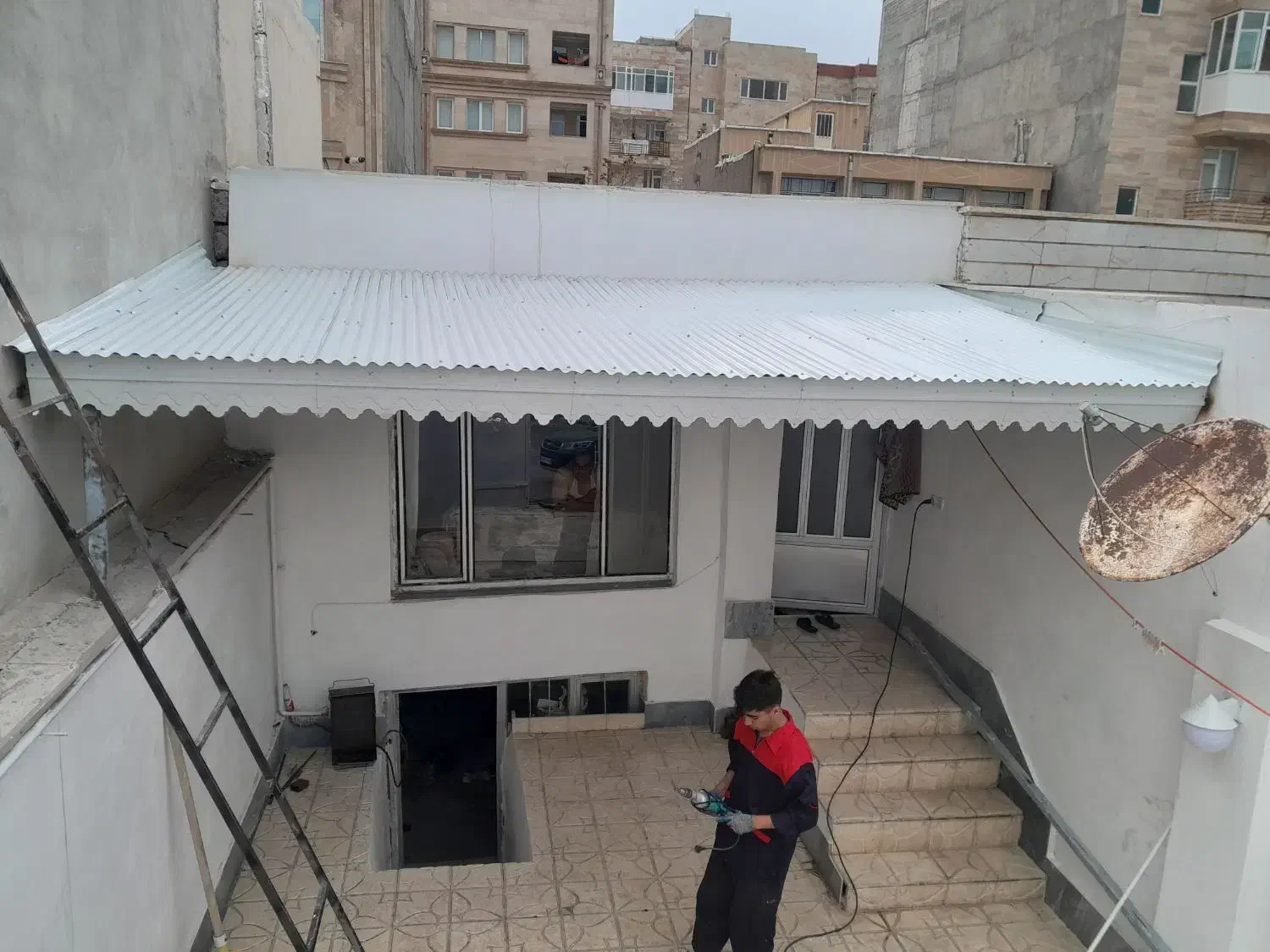 نصب شیروانی پلی کربونات سردری اقساط(2)ماه|خدمات پیشه و مهارت|اردبیل, |دیوار