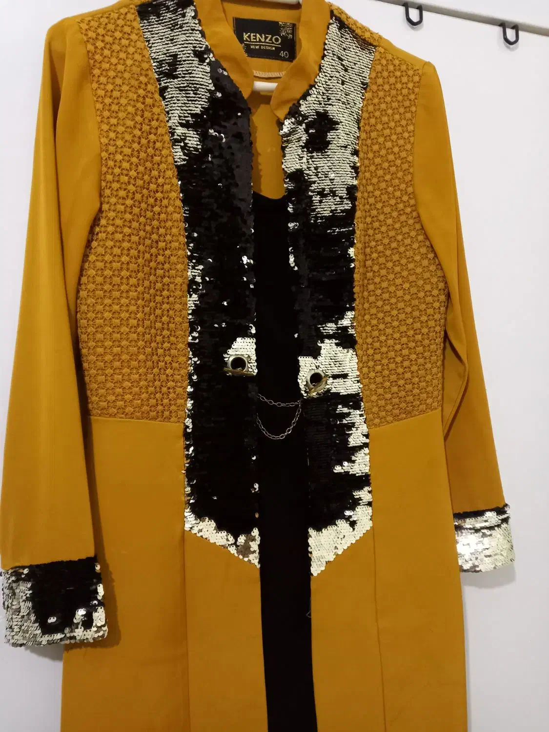 مانتو مجلسی|لباس|شاهین‌شهر, عطار|دیوار