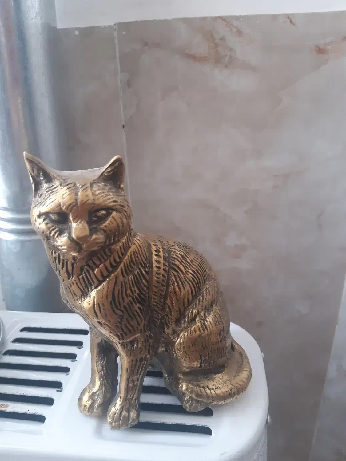 گربه برنجی وپارچ|مجسمه، تندیس، ماکت|اراک, |دیوار