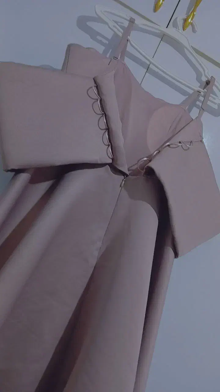 لباس مجلسی.|لباس|ساوه, |دیوار