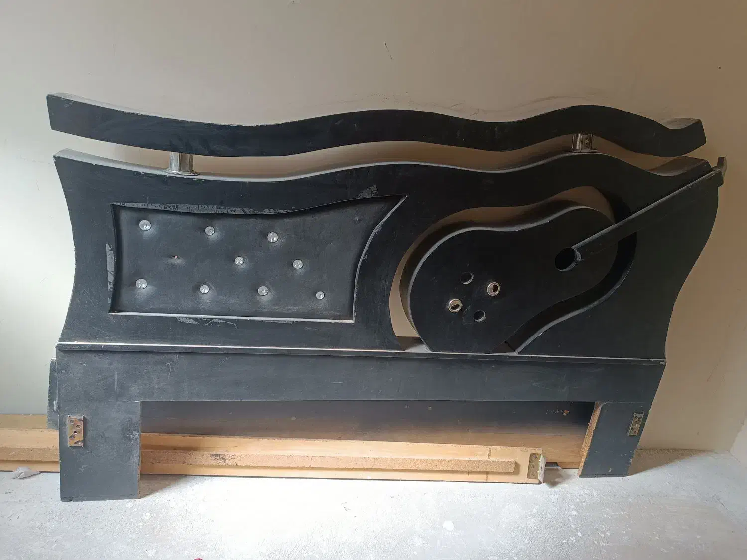 تخت دونفره|تخت و سرویس خواب|تربت جام, والفجر|دیوار