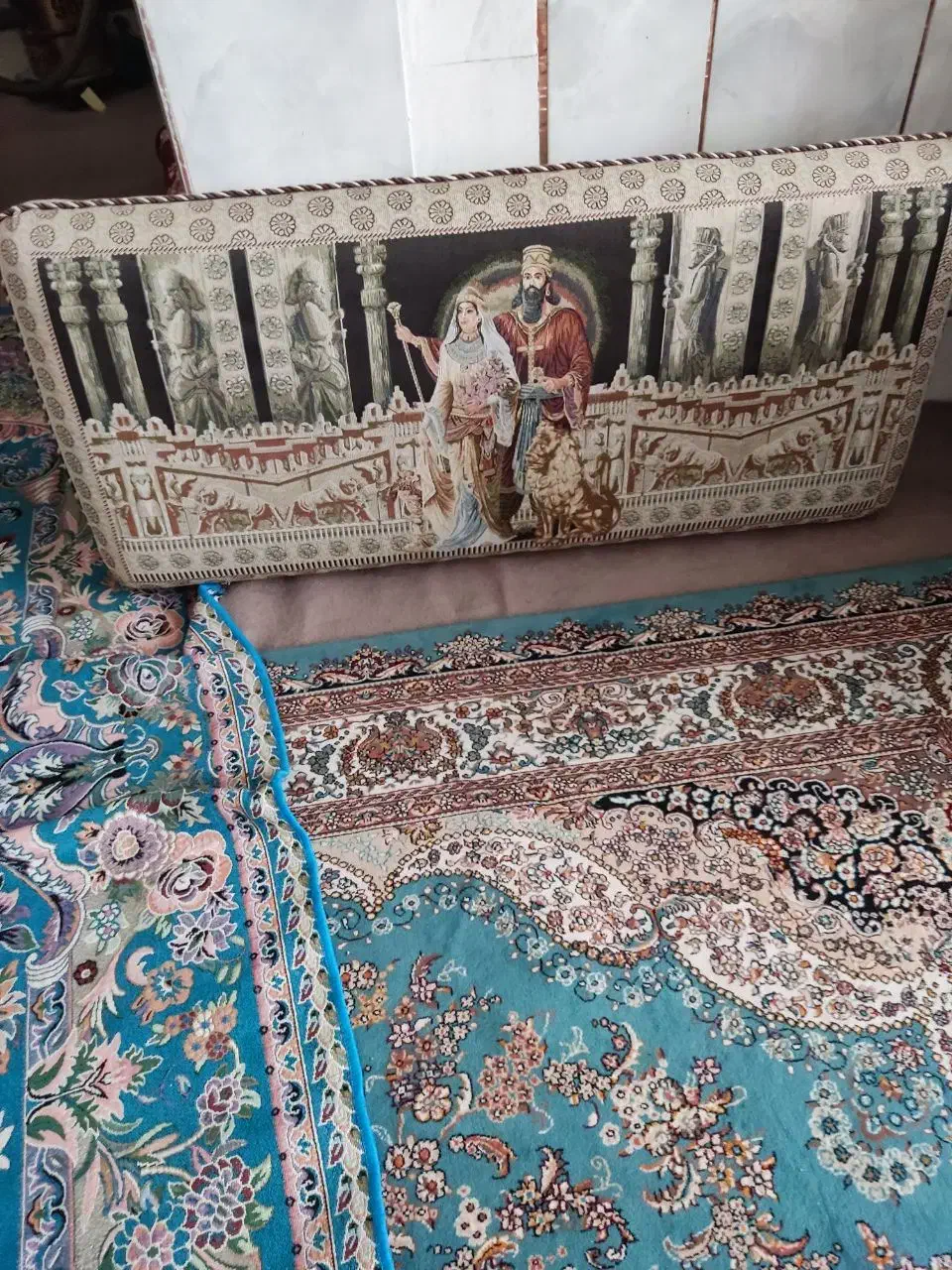 پشتی هخامنش|پشتی|زاهدان, |دیوار