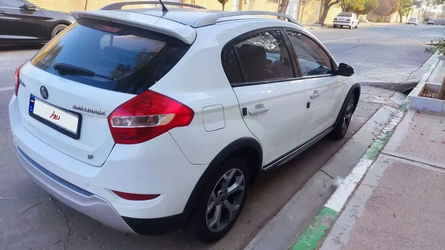 برلیانس کراس اتومات|خودرو سواری و وانت|تربت‌حیدریه, منصوریه|دیوار