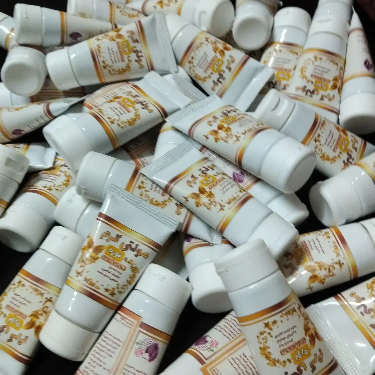 مولتی کرم نوره عالیه برا التهابجوشزخم بعد نوره|آرایشی، بهداشتی، درمانی|قم, شاه سید علی|دیوار