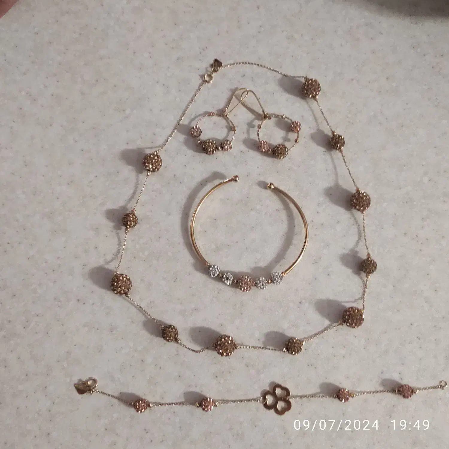 طلا. سرویس طلای زینتی. گردنبند و گوشواره دستبند|جواهرات|دماوند, گیلاوند|دیوار