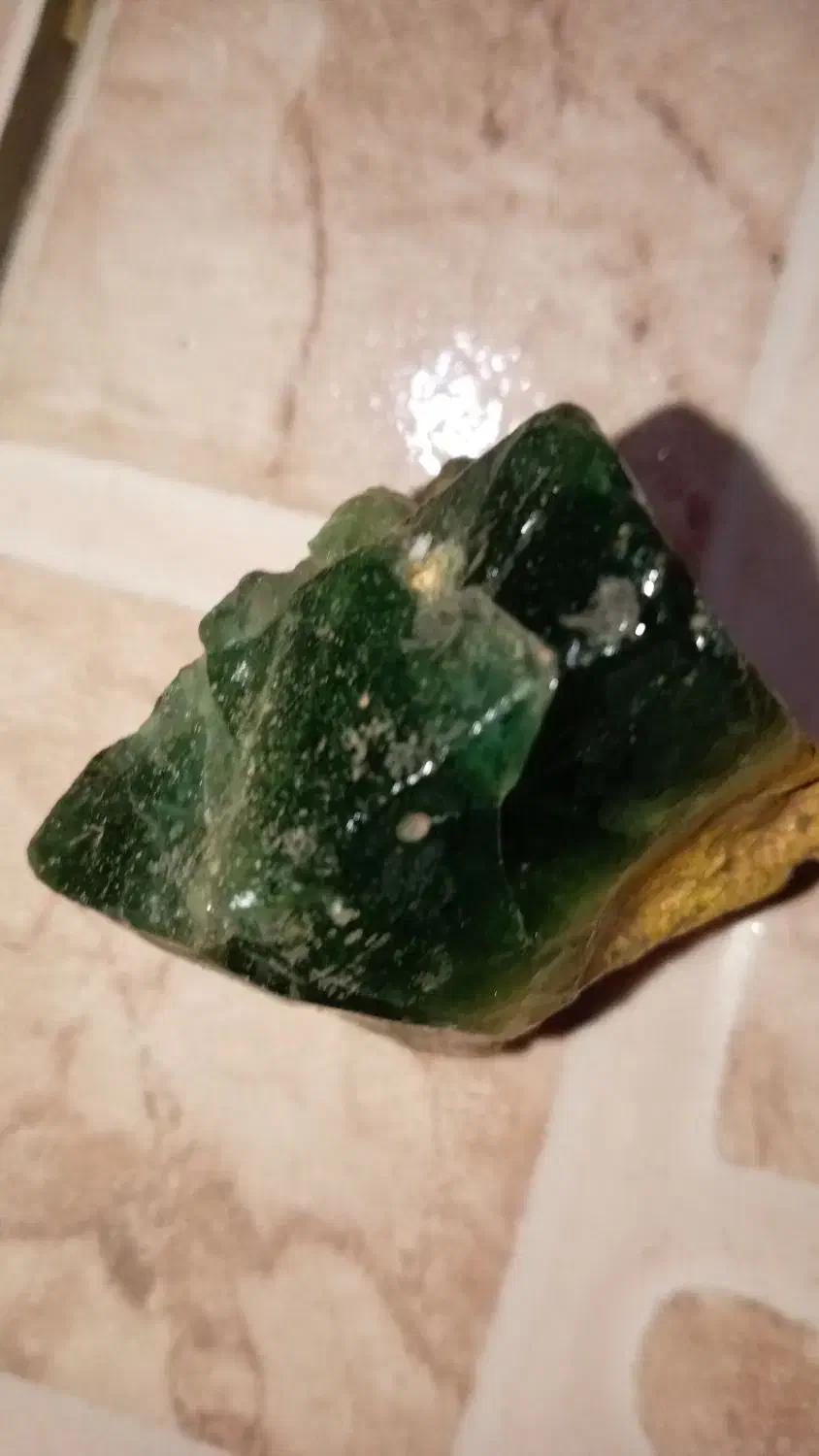 سنگ زمرد|جواهرات|شاهینشهر, گزبرخوار|دیوار