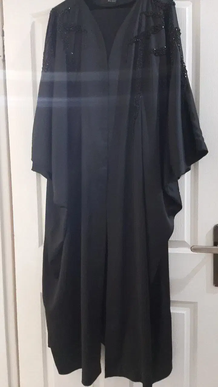 لباس مجلسی|لباس|رباطکریم, رباطکریم|دیوار