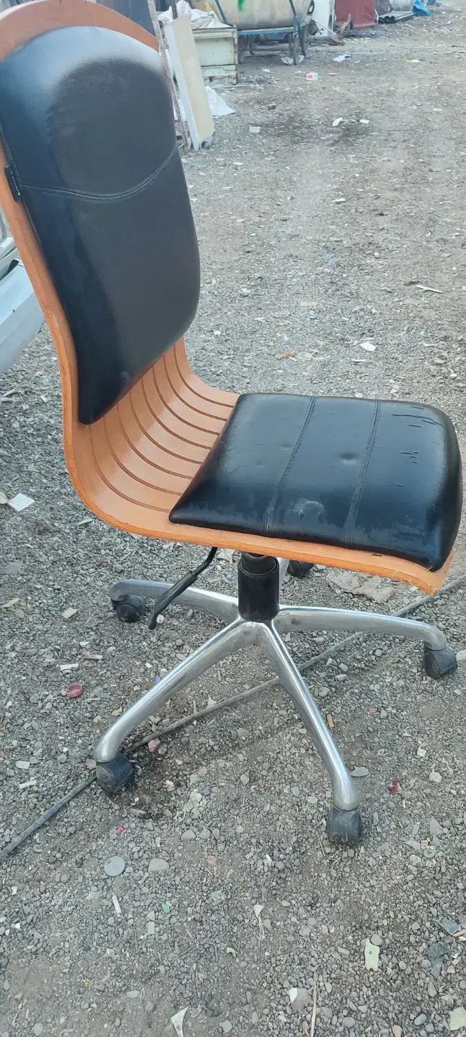 صندلی|دفتر کار|رباط‌کریم, حصار مهتر|دیوار