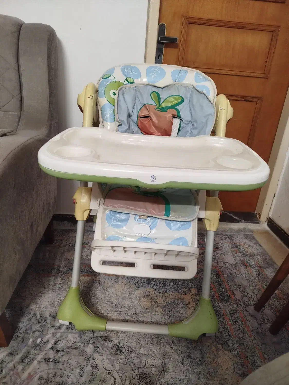 صندلی غذا|تخت و صندلی بچه|قم, نیروگاه|دیوار