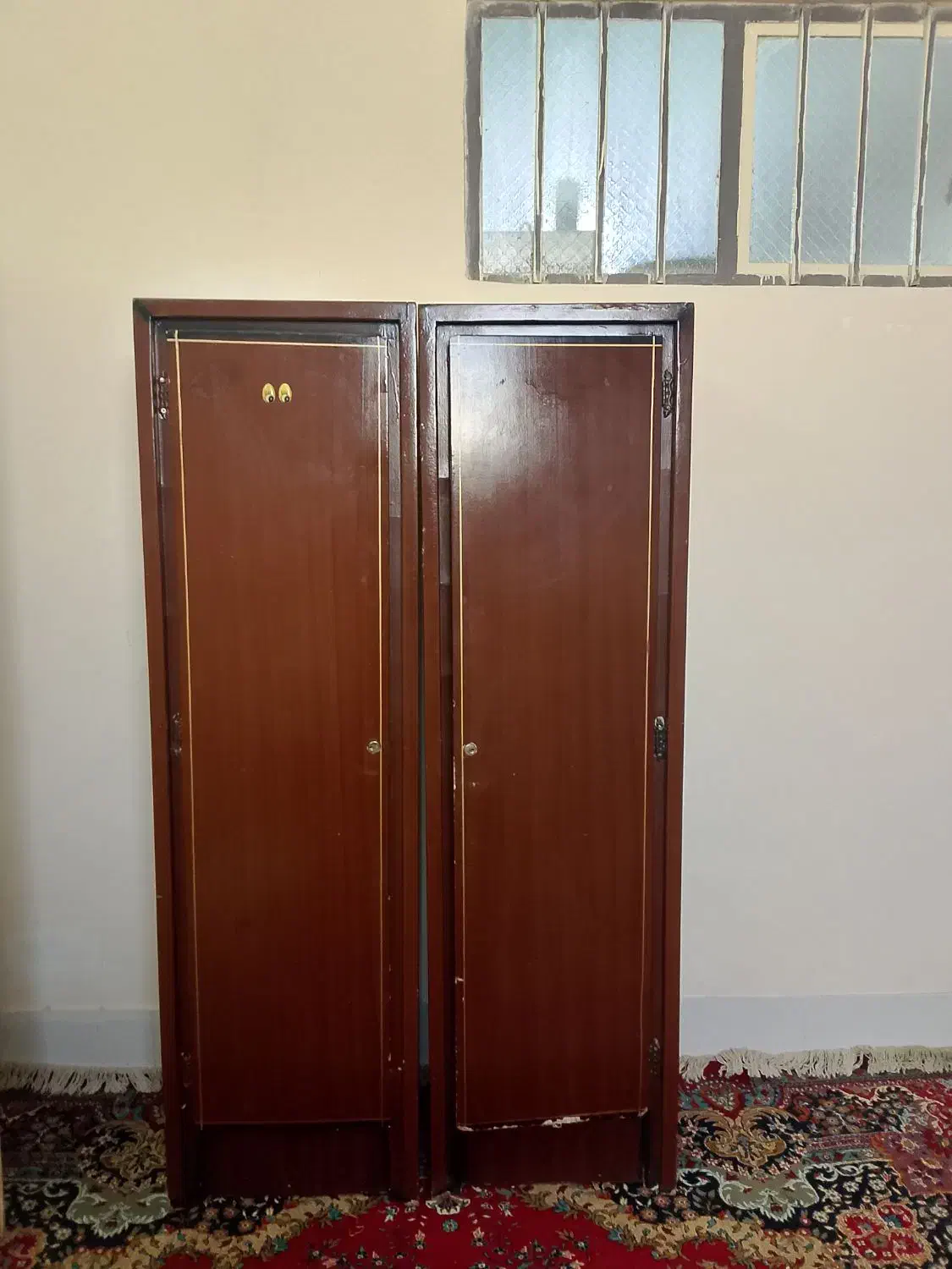 کمد چوبی  دوتا سالم .|جاکفشی، کمد، دراور|سیرجان, |دیوار