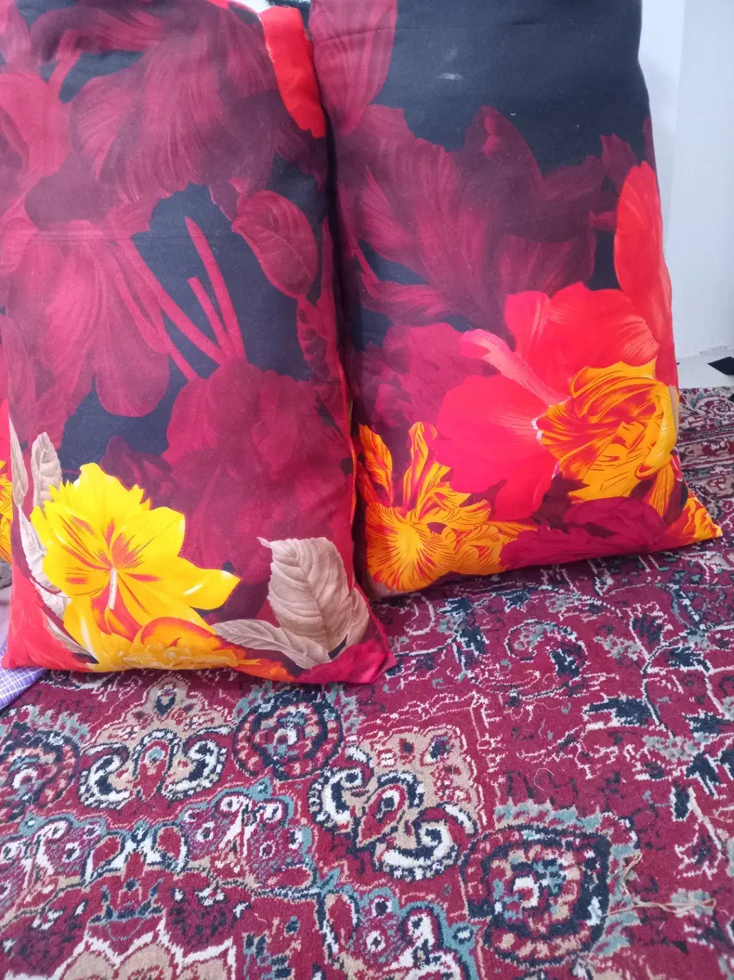 بالش|رختخواب، بالش، پتو|رشت, شهرک صبا|دیوار