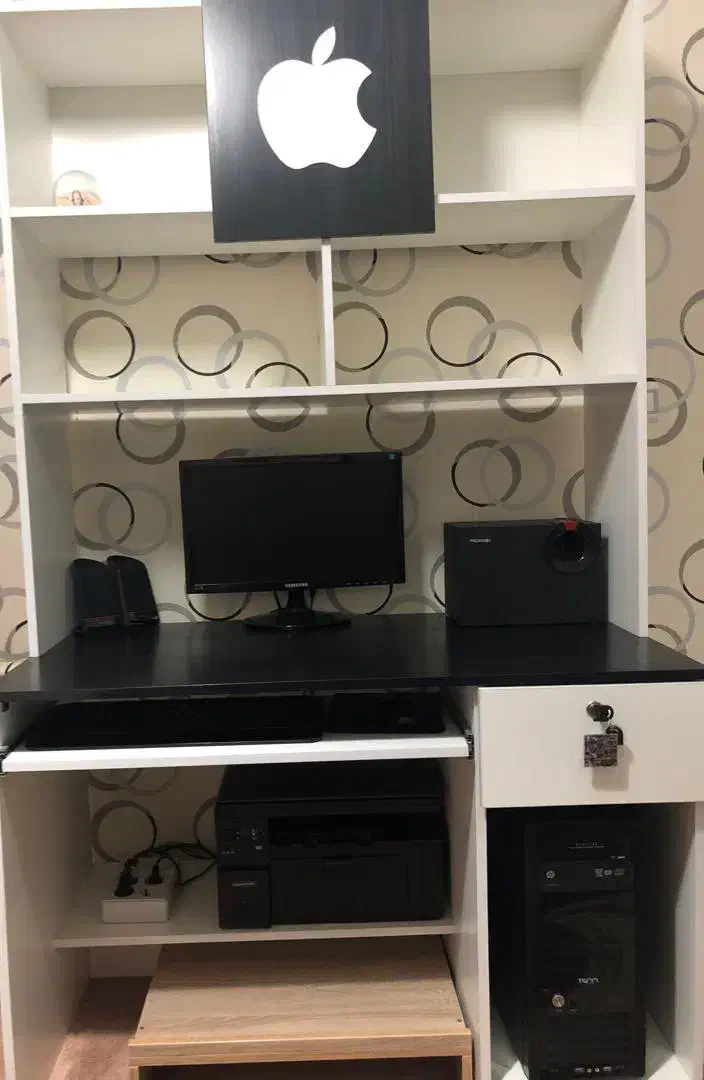 کامپیوتر به همراه میز کامپیوتر،تحریر و کتابخانه|رایانه رومیزی|کرج, گلشهر|دیوار