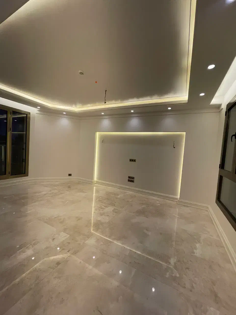 ۵۰۰ و ۲۵۰ متری تاپ لوکیشن زعفرانیه/برج کلاسیک