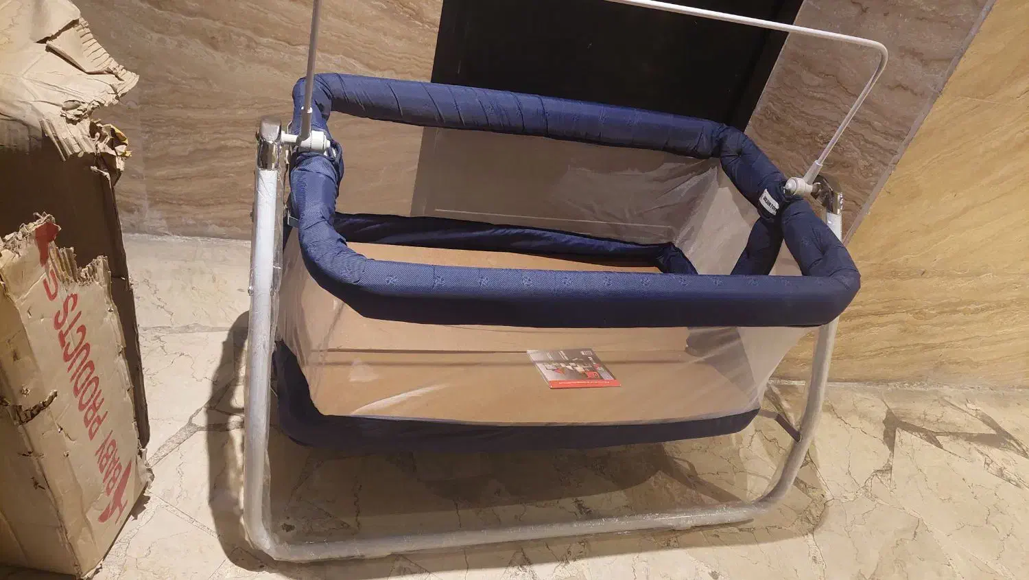 گهواره و تخت کنار مادر|تخت و صندلی بچه|تهران, اختیاریه|دیوار