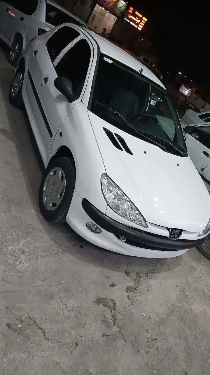 پژو ۲۰۶ فوری چک دارم|خودرو سواری و وانت|مشهد, شهید بصیر|دیوار