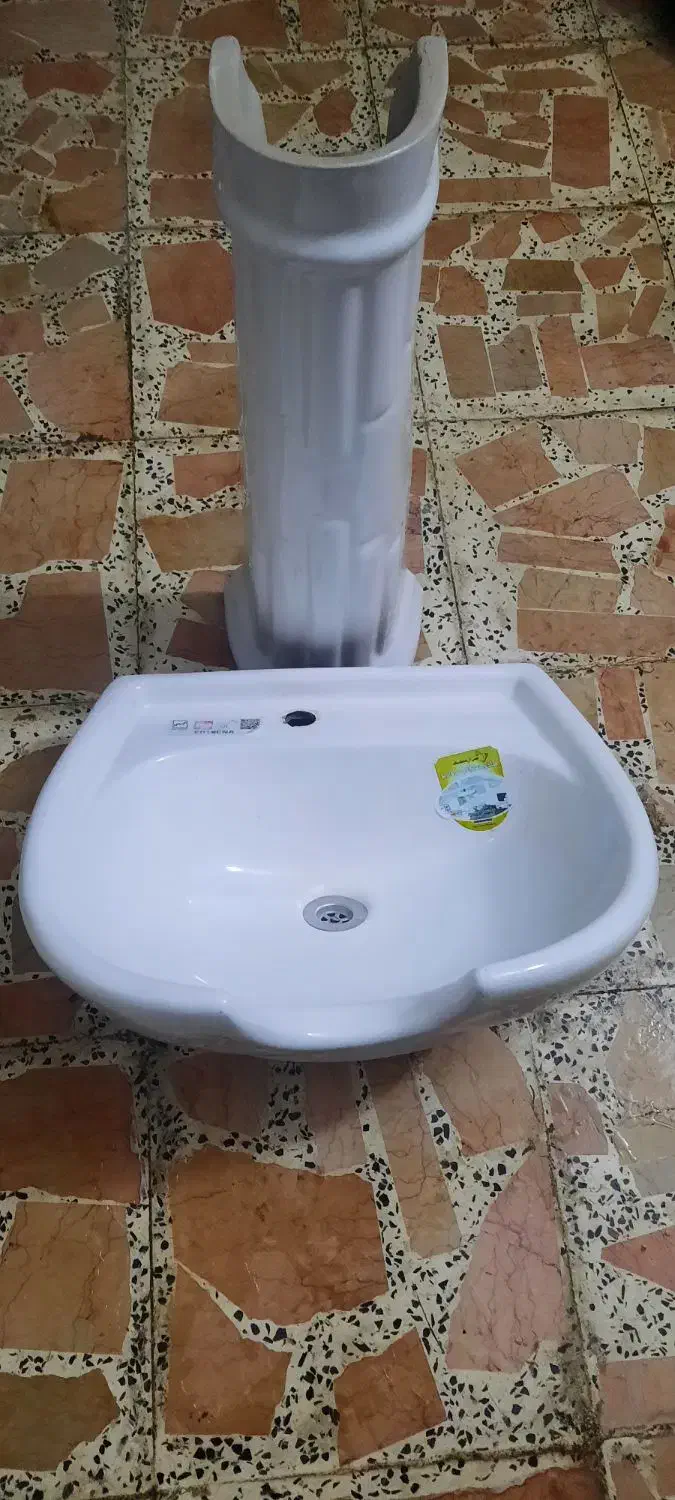 روشویی سالم با پایه نو|لوازم سرویس بهداشتی|رشت, هلال احمر|دیوار