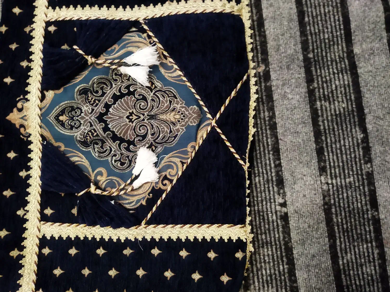 ۸ عدد روپشتی مخمل|پشتی|یاسوج, |دیوار