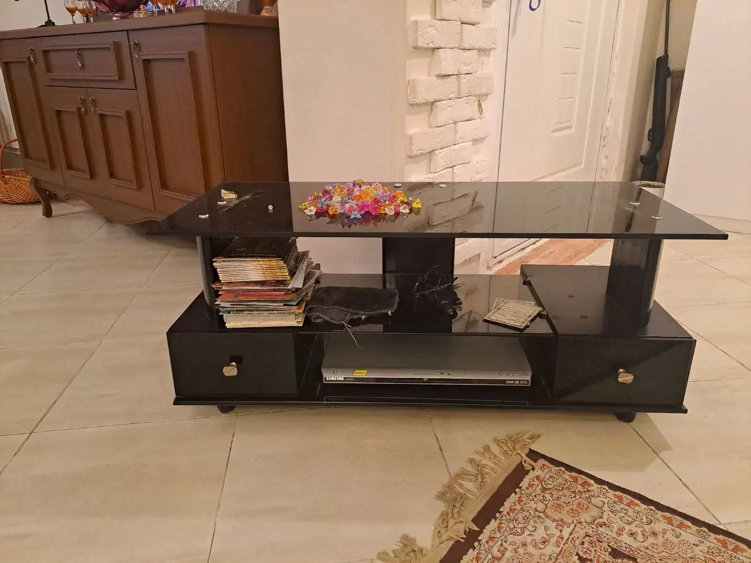 میز تلویزیون شیشه ای|میز تلویزیون|کرج, آق تپه|دیوار