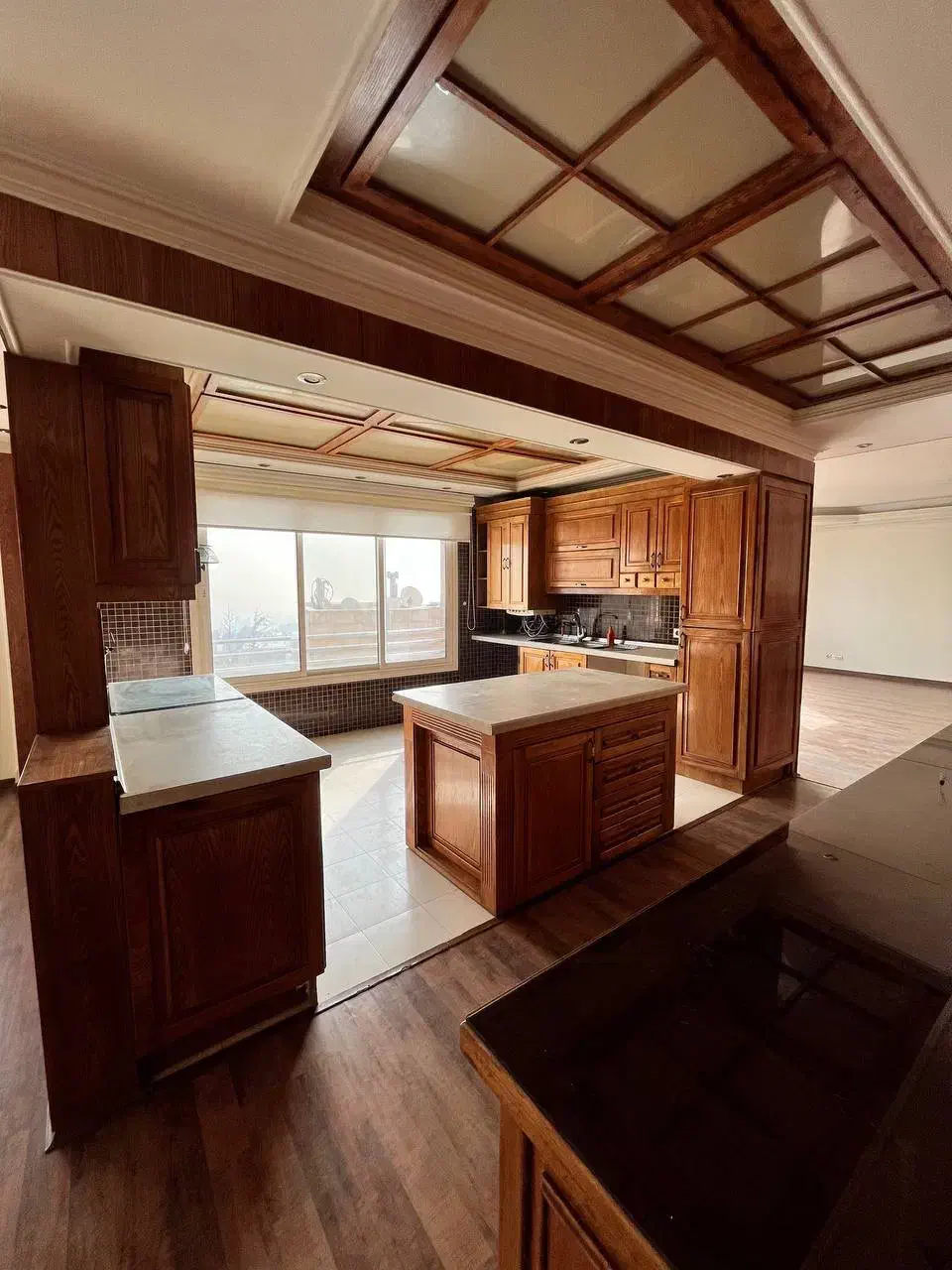 ۳ خواب / ۱۷۰ متر /تک واحدی / ویو ابدی  زعفرانیه