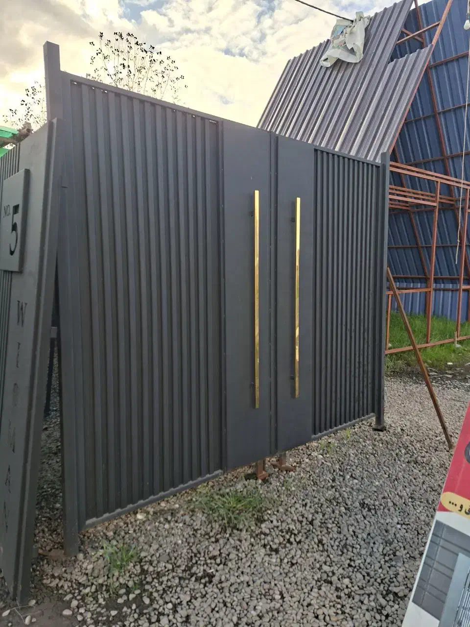 دروازه حیاط درب آهنی ویلا و ساختمان نو شیک و مدرن|مصالح و تجهیزات ساختمان|رشت, خواهر امام|دیوار