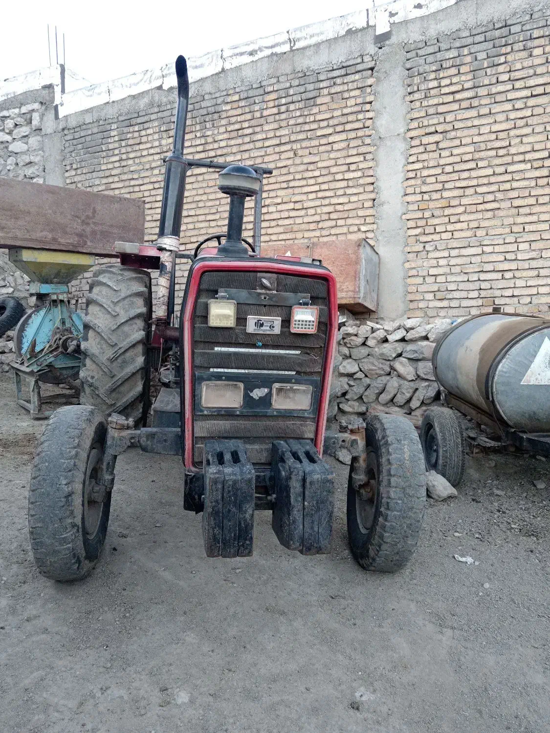 تراکتور ۲۸۵مدل ۸۹|خودرو سنگین|کامیاران, |دیوار
