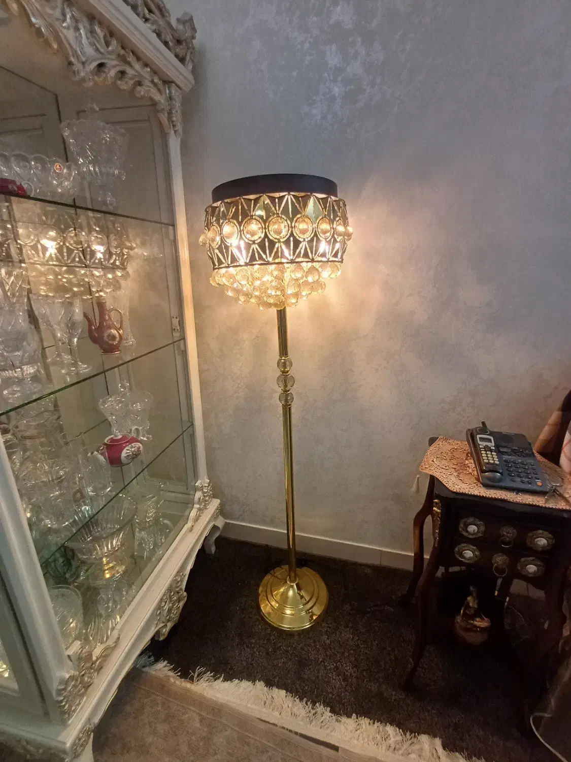 آباژور|چراغ خواب و آباژور|ری, علایین|دیوار