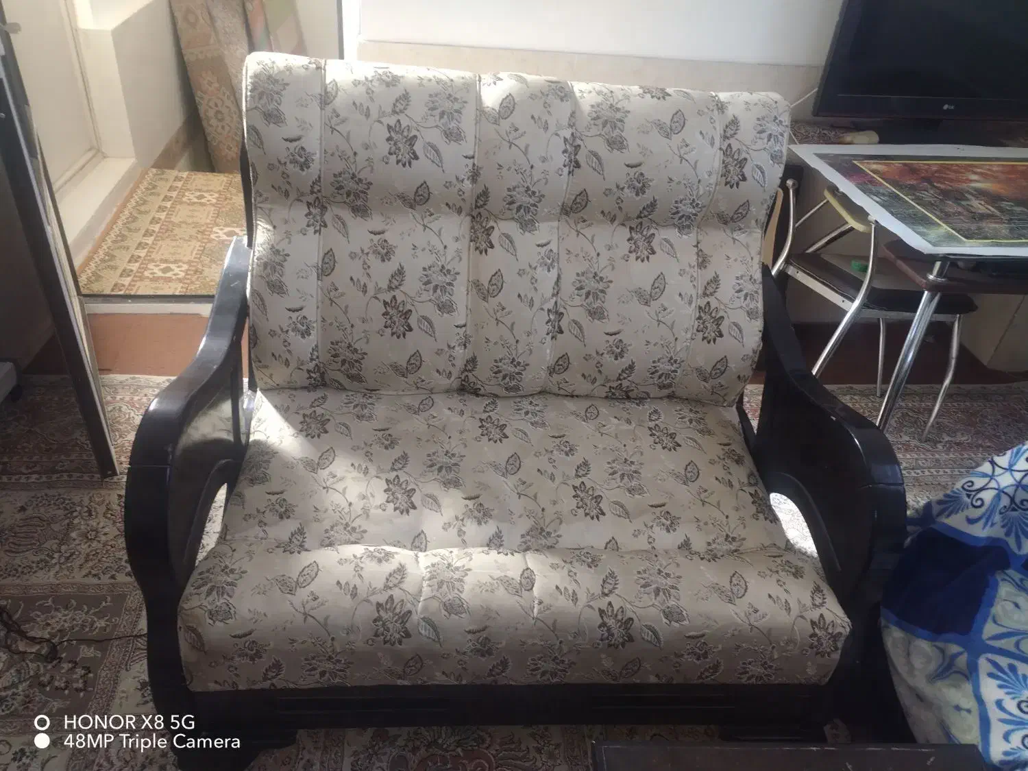 مبل ها سالم فقط نیاز به تمیز کردن داره|مبلمان خانگی و میز عسلی|کوهپایه, |دیوار