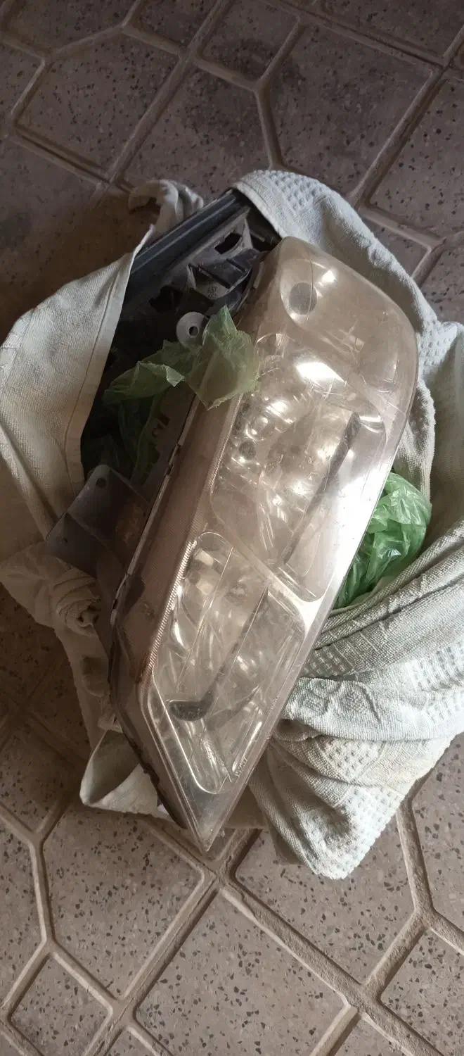 چراغ ماشین|قطعات یدکی و لوازم جانبی|گلبهار, شهر جدید گلبهار|دیوار