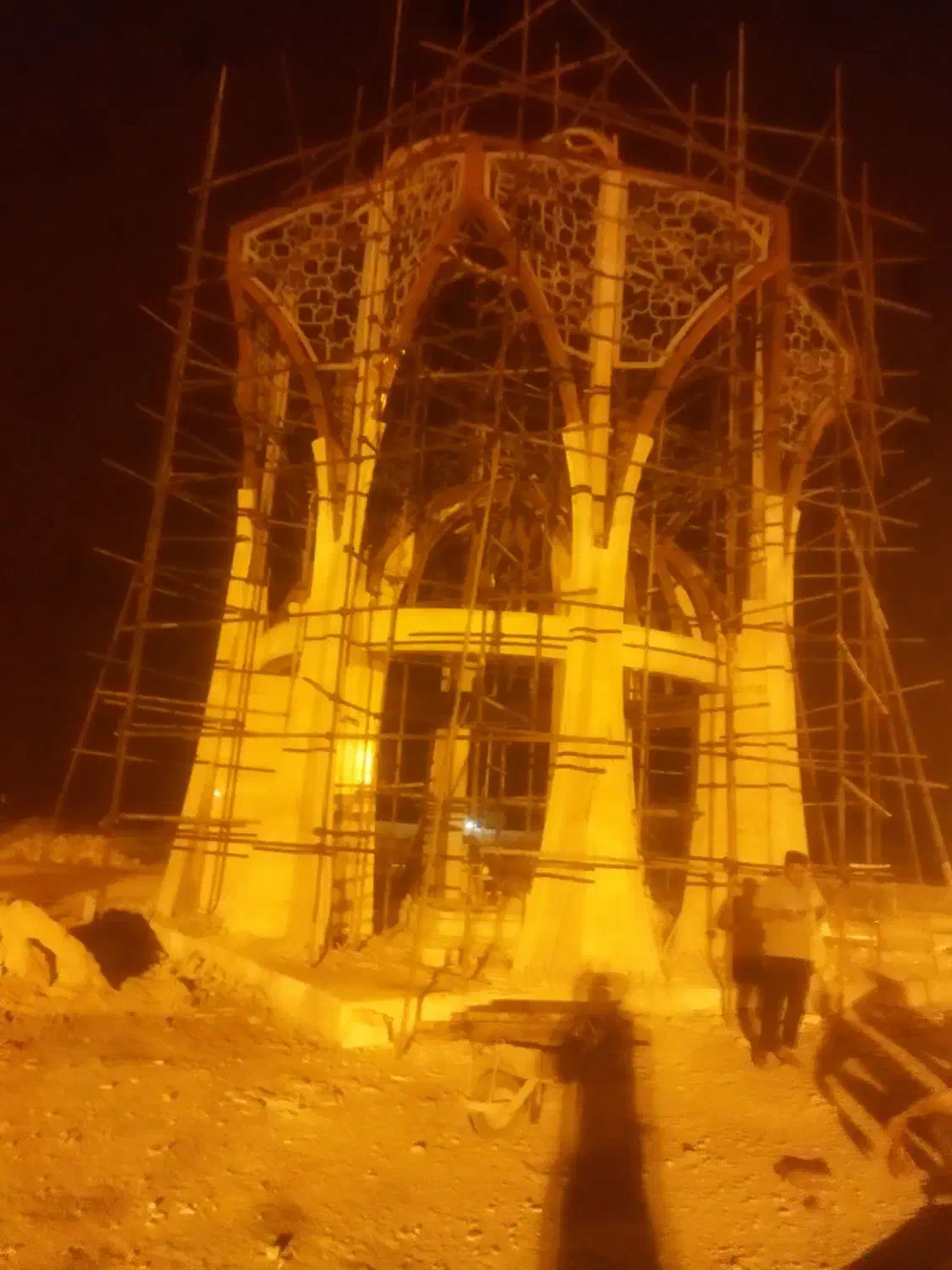 استاد کار داربست با لوله و لوازم خوده شما|خدمات پیشه و مهارت|شیراز, دشت چنار|دیوار