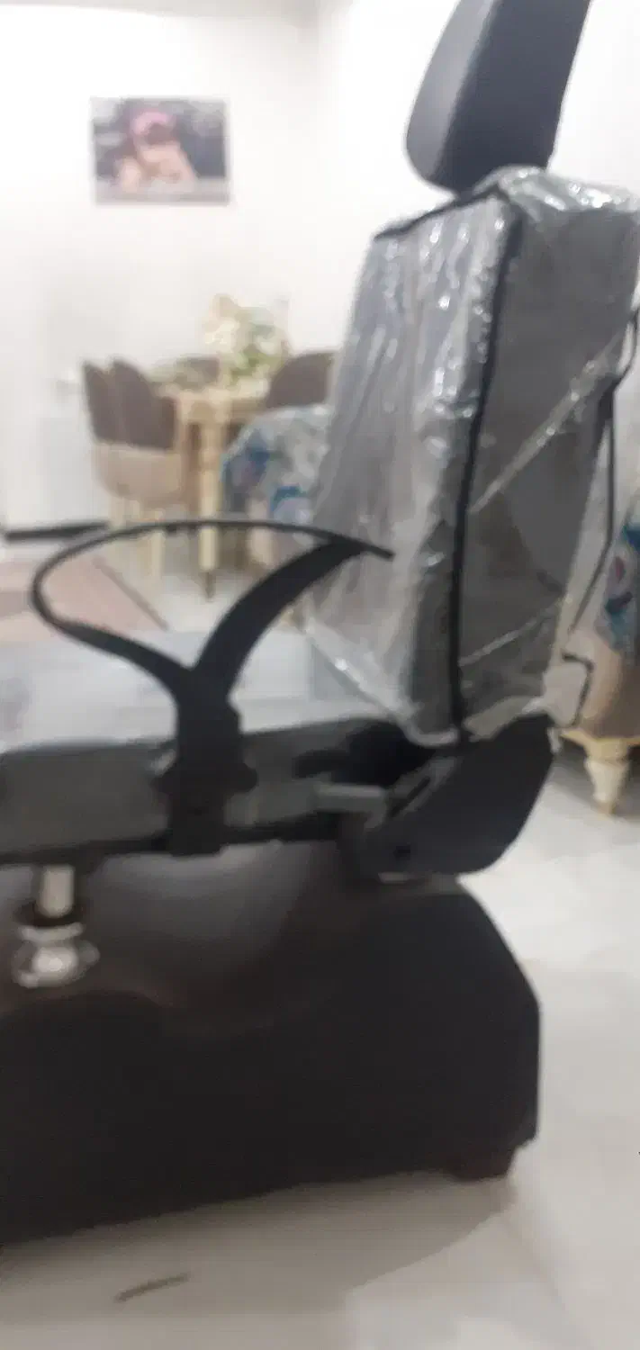 صندلی آرایشگاه|آرایشگاه و سالنهای زیبایی|اندیشه, شهرک صدف|دیوار