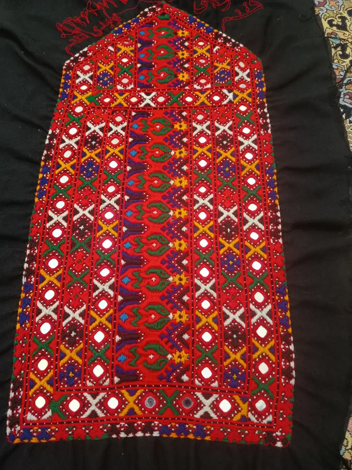 زی آستین|لباس|زهک, |دیوار