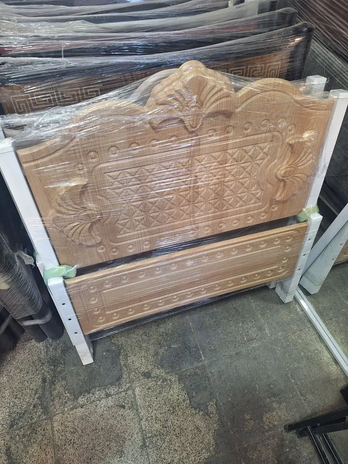 تخت یکنفره از ۲۸۰۰ به بالا و تشک ۱۹۰۰ به بالا|تخت و سرویس خواب|نجفآباد, بازار|دیوار