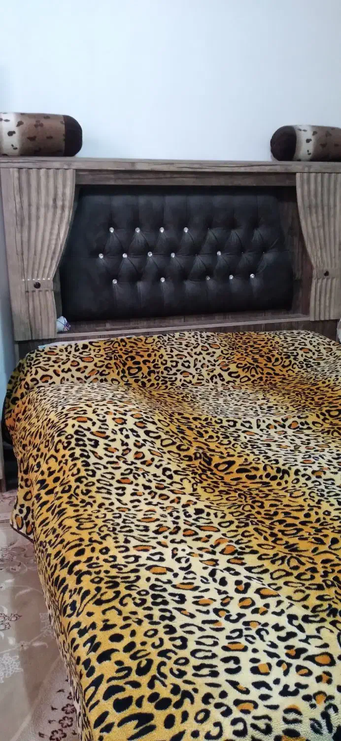 فروش فوری تخت دونفره بهمراه دراور|تخت و سرویس خواب|سمنان, |دیوار