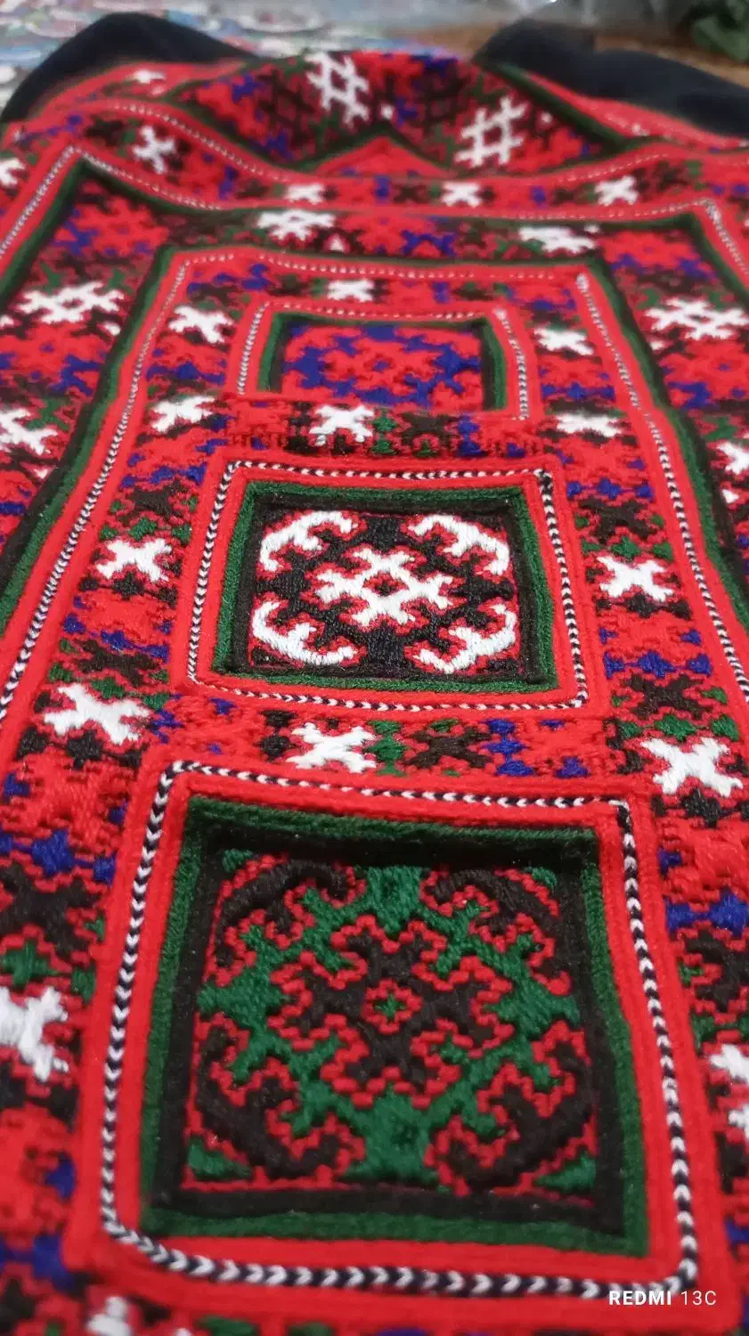 بدن آستین چرخ و دست|لباس|سراوان, |دیوار