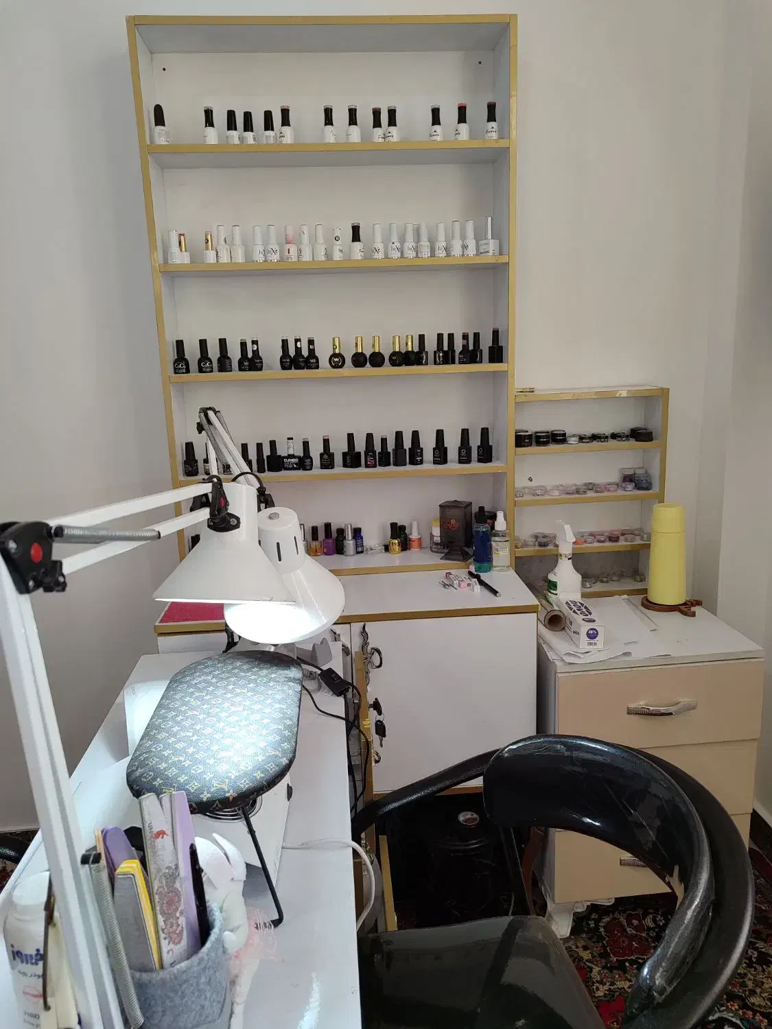 فروش کلی و جزئی لوازم کاشت ناخن|آرایشگاه و سالنهای زیبایی|لشت نشا, |دیوار