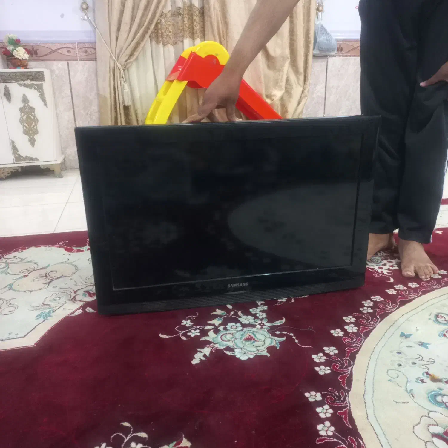 تلویزیون ال سی دی سامسونگ ۳۲ اینچ عتیقه|تلویزیون و پروژکتور|چابهار, |دیوار