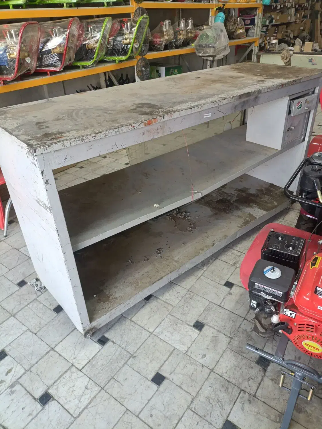 میز کار|فروشگاه و مغازه|تربتحیدریه, بازار|دیوار