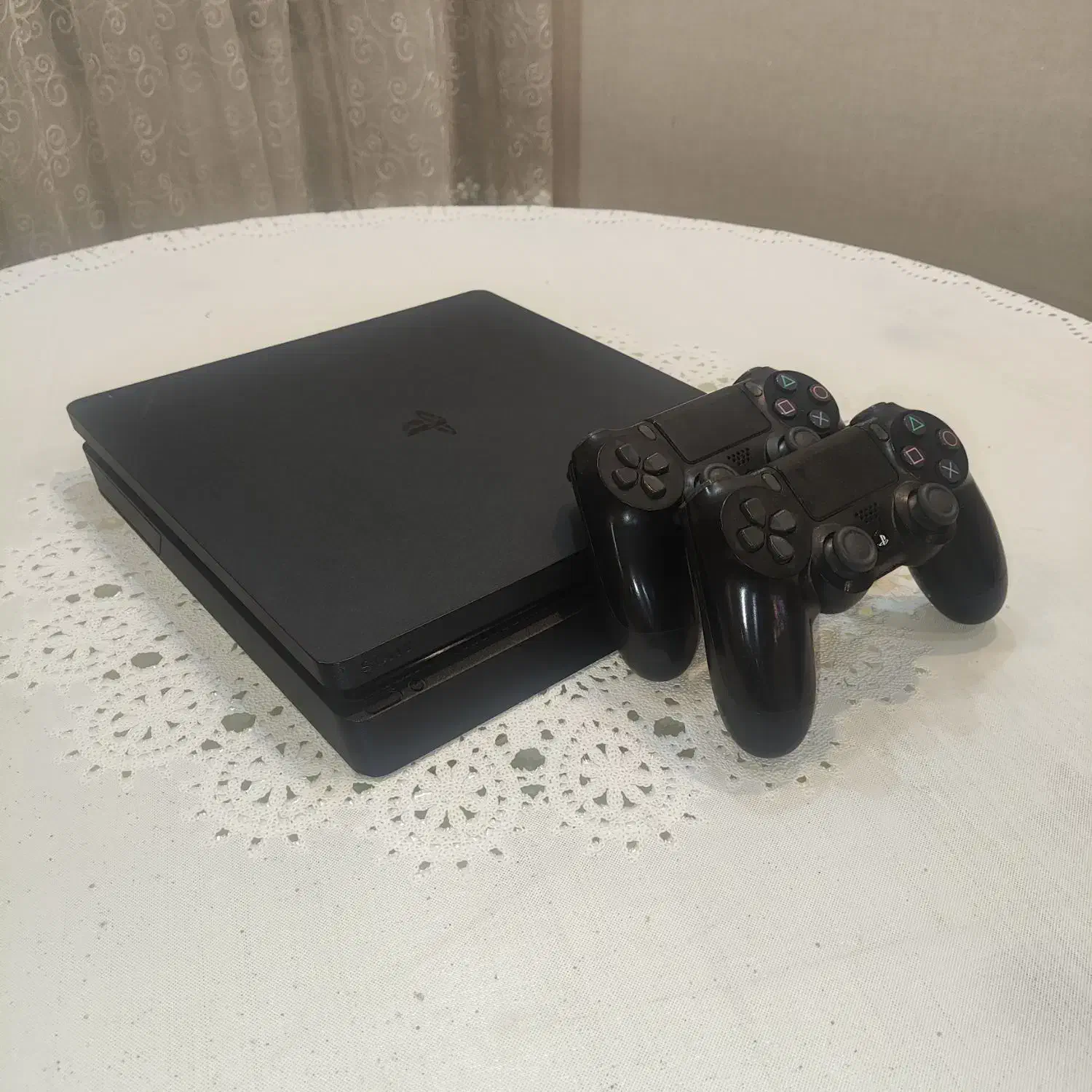 PS4 Slim 1TB دو دسته همراه کیف و بازی|کنسول، بازی ویدئویی و آنلاین|دزفول, |دیوار