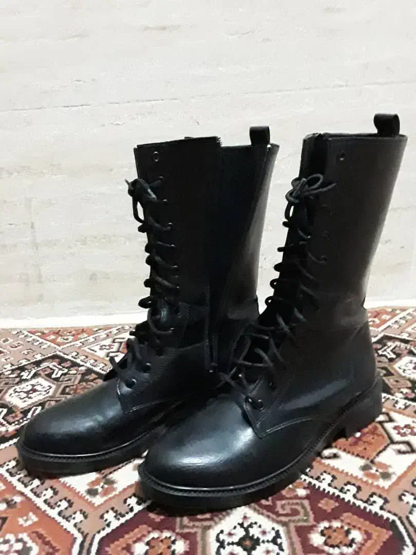 کفش بوت|کیف، کفش، کمربند|دورود, |دیوار