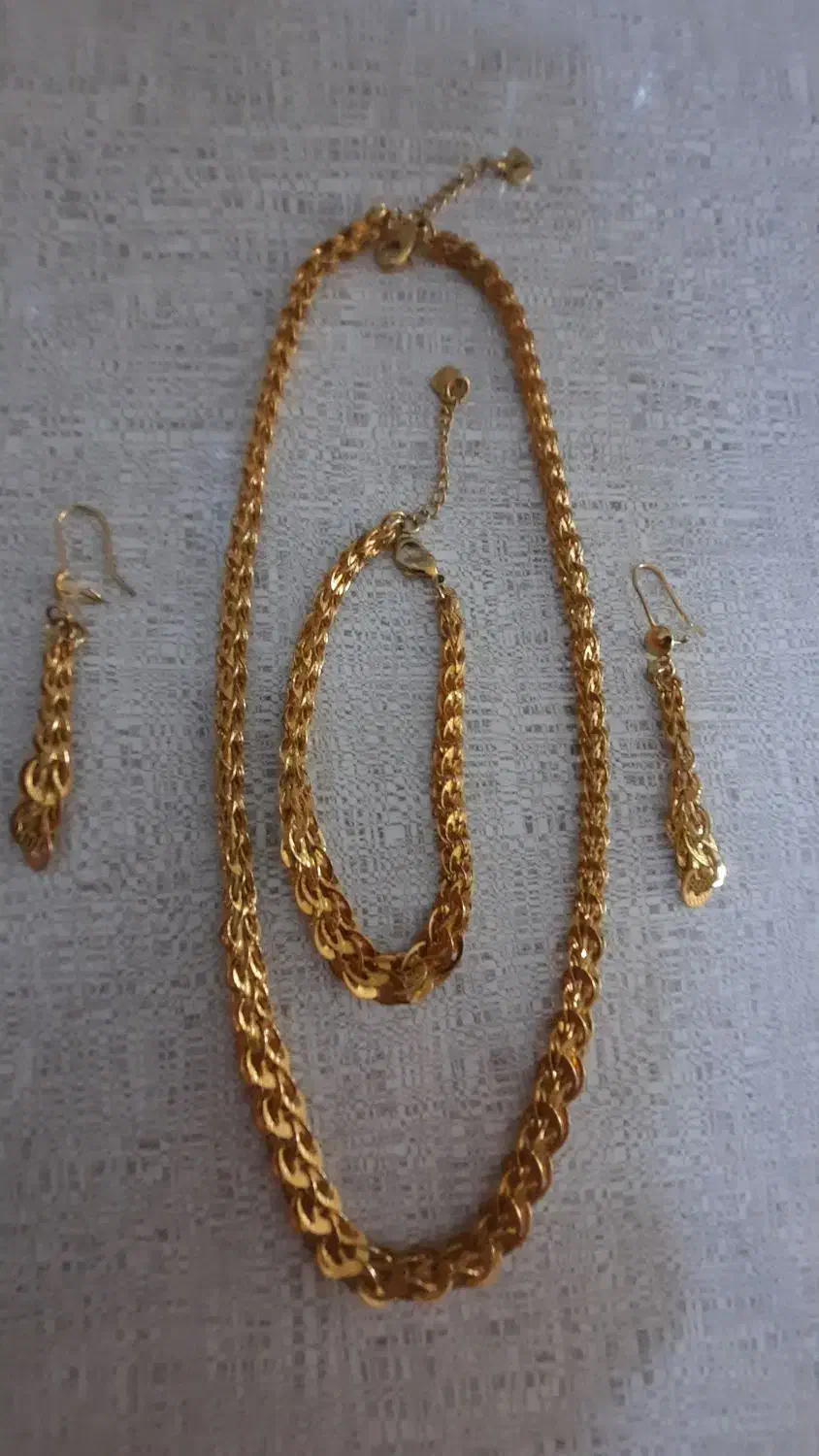 سرویس کاملا شبیه طلا رنگ ثابت .سیاه نمیشه|بدلیجات|نهاوند, |دیوار