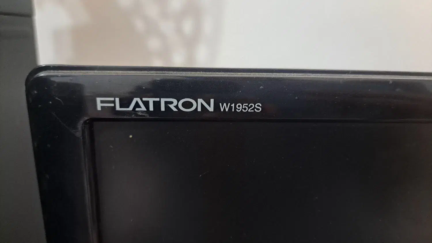 مانیتور LG سالم بدون عیب و خط و خش۱۹اینچ|رایانه رومیزی|خمینی‌شهر, |دیوار