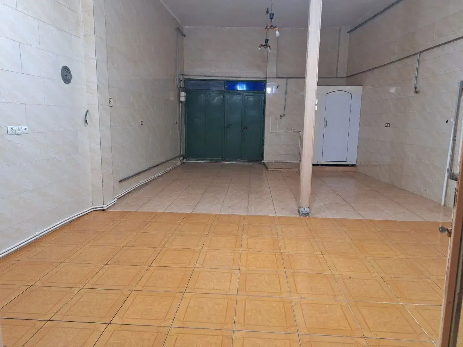 اجاره مغازه|اجارهٔ مغازه و غرفه|میانه, |دیوار