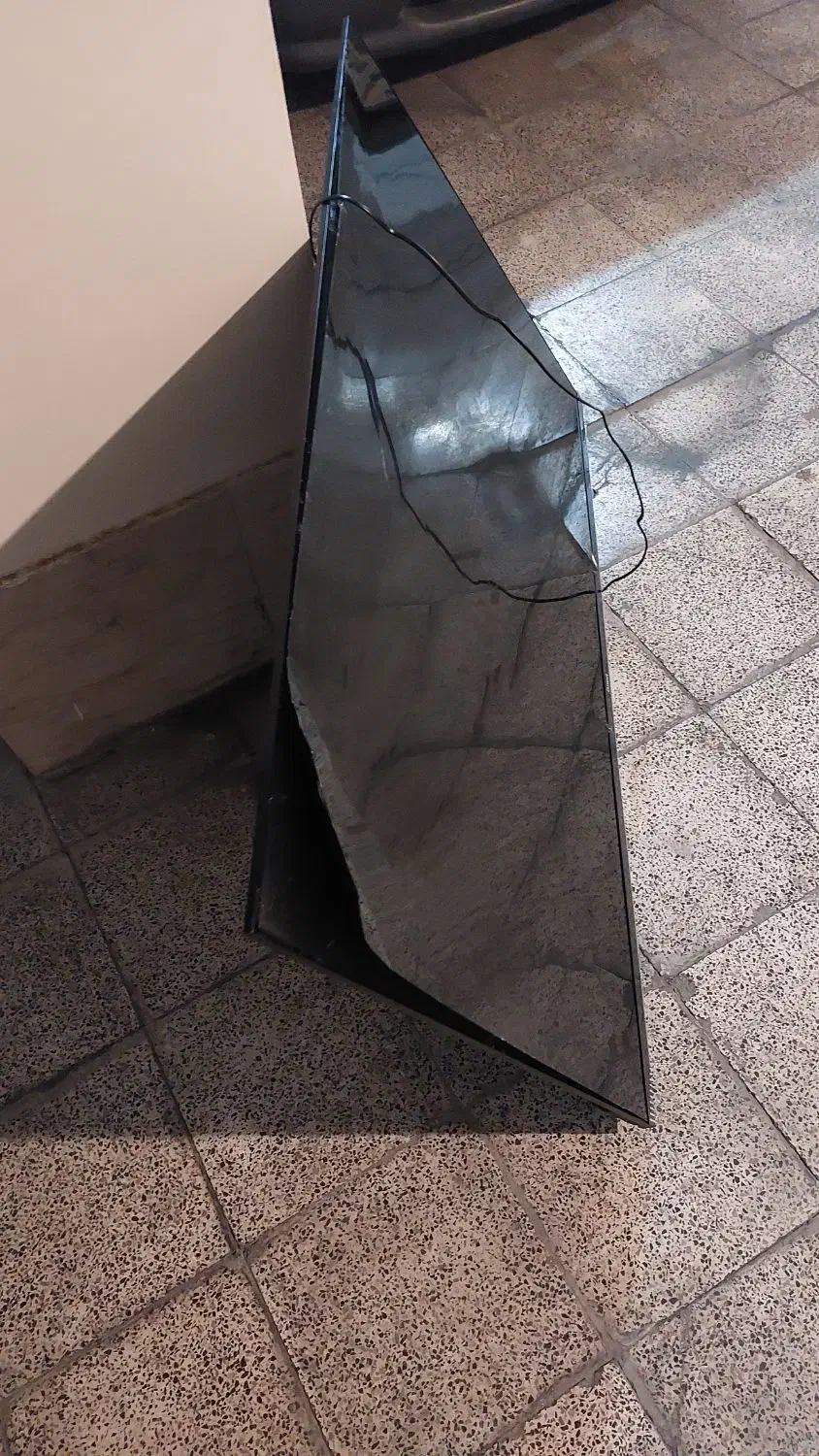 تلویزیون آیوا پنل شکسته|تلویزیون و پروژکتور|اندیشه, اندیشه فاز ۱|دیوار